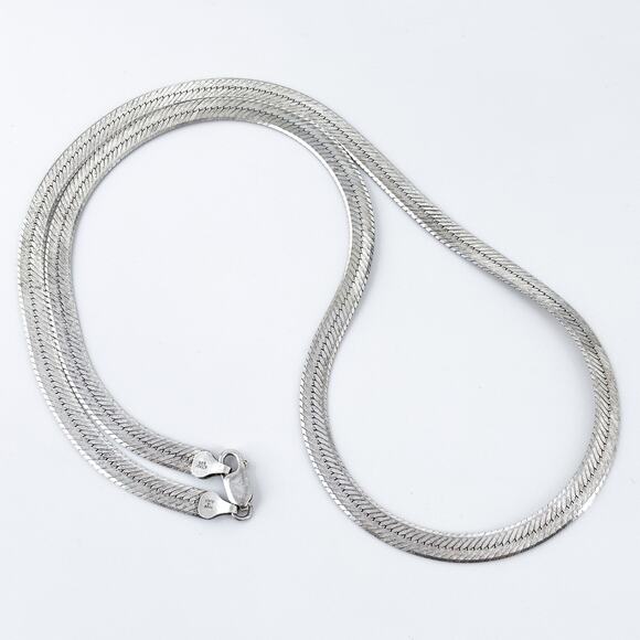 Vintage Sterling Silver 925 Wide Flat Italian Herringbone Chain Necklace 24” - Picture 4 of 6